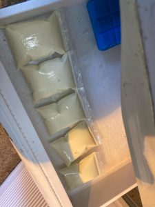 Frozen ewes' colostrum